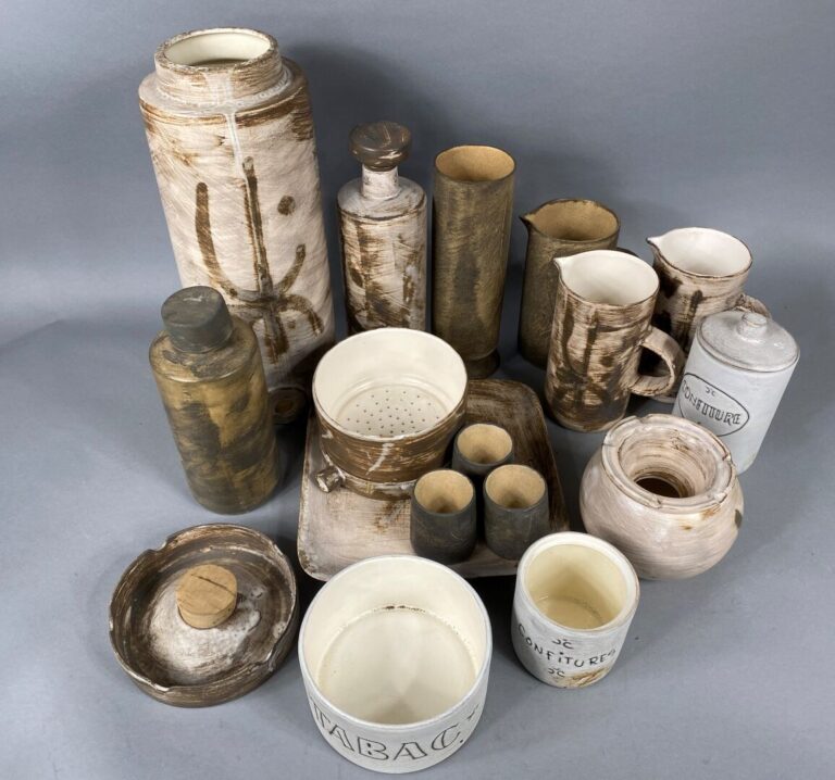 GALERIE DE LA COURTINE - SAINT PAUL DE VENCE - Ensemble de 17 poteries émaillée…