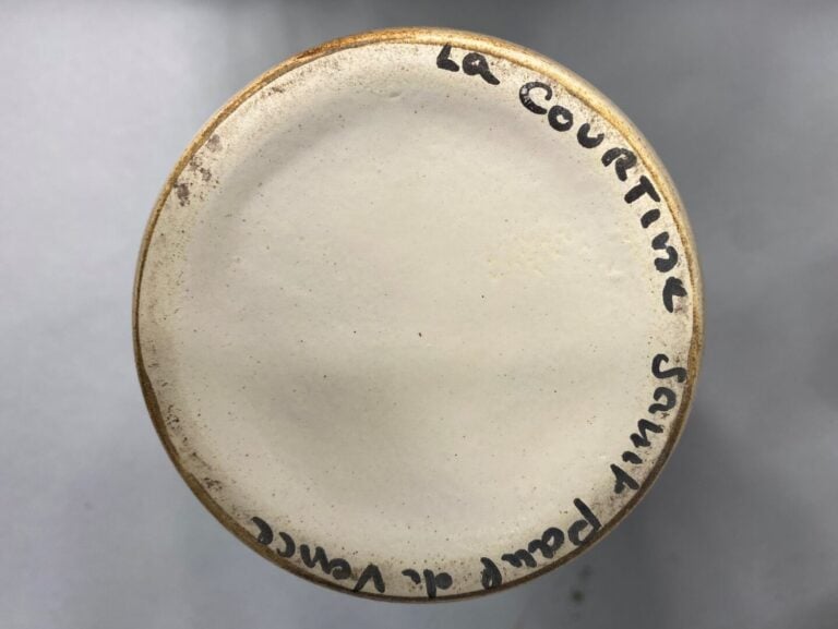 GALERIE DE LA COURTINE - SAINT PAUL DE VENCE - Ensemble de 32 poteries émaillée…