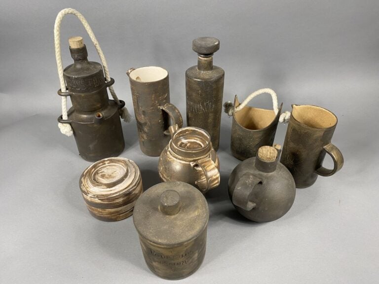 GALERIE DE LA COURTINE - SAINT PAUL DE VENCE - Ensemble de 9 poteries émaillées…