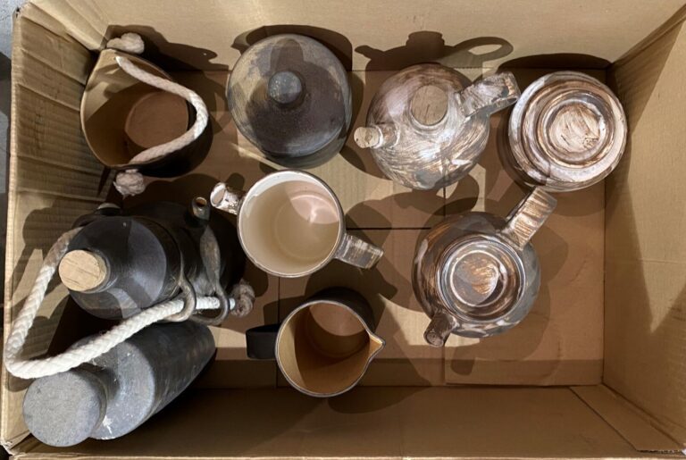 GALERIE DE LA COURTINE - SAINT PAUL DE VENCE - Ensemble de 9 poteries émaillées…
