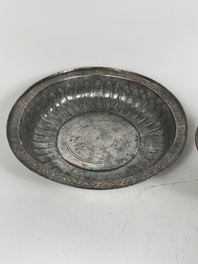 Grand bol Egyptien et bassin du Levant - Égypte, XVIII - XIXe siècle et Levant,…
