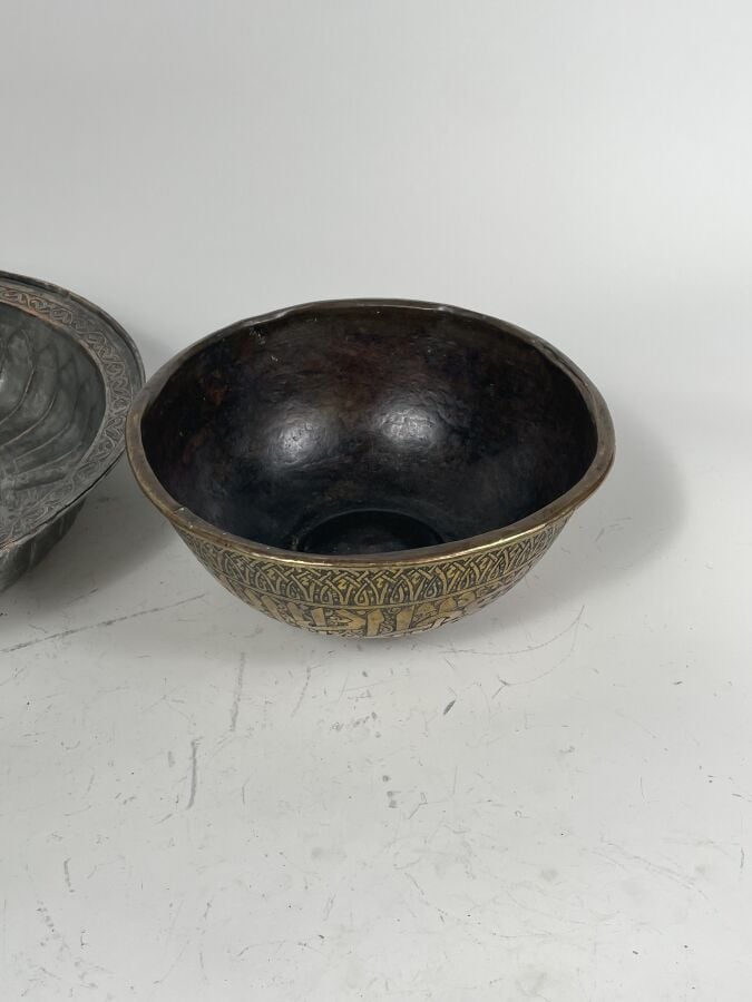 Grand bol Egyptien et bassin du Levant - Égypte, XVIII - XIXe siècle et Levant,…