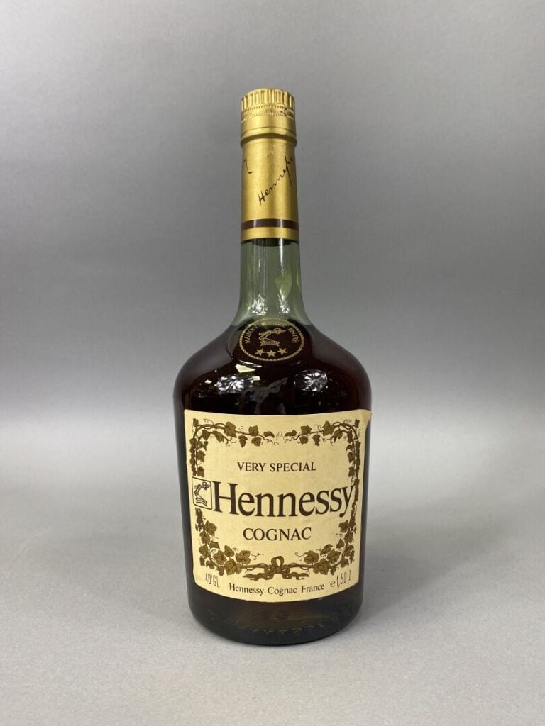 Hennessy - Cognac, une bouteille - (en l'état)