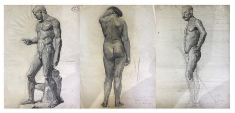 Important lot de dessins au fusain sur papier représentant des académie d'homme…