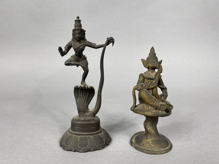 Inde et divers - Ensemble de bibelots en bronze comprenant statuettes de divini…