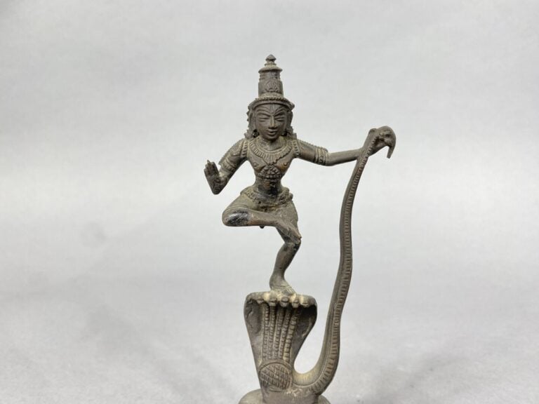 Inde et divers - Ensemble de bibelots en bronze comprenant statuettes de divini…