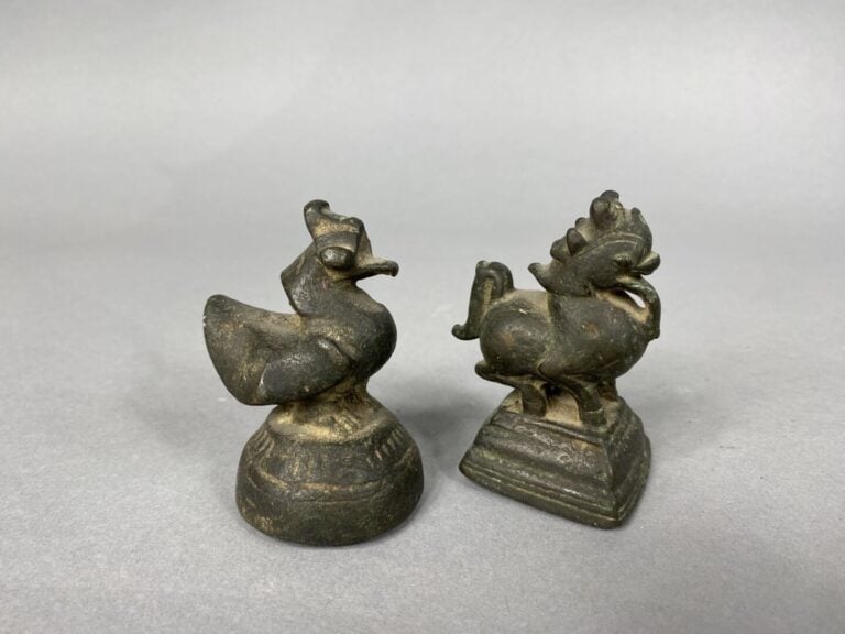Inde et divers - Ensemble de bibelots en bronze comprenant statuettes de divini…