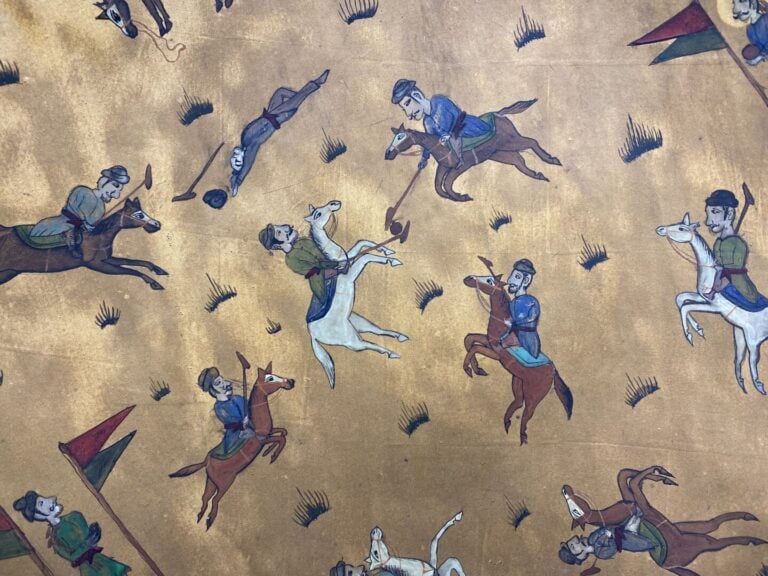 Iran et divers - Lot comprenant un sujet aigle en métal patiné, un plumier et u…