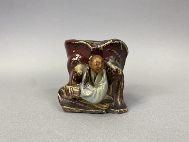 Japon, Epoque Meiji, Sumidagawa - Pot à pinceaux en grès émaillé dans les tons…