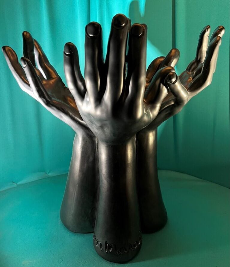 Jean Marais - Cherbourg. 1913 - Cannes, 1998 - Suite de trois vases en terre cu…