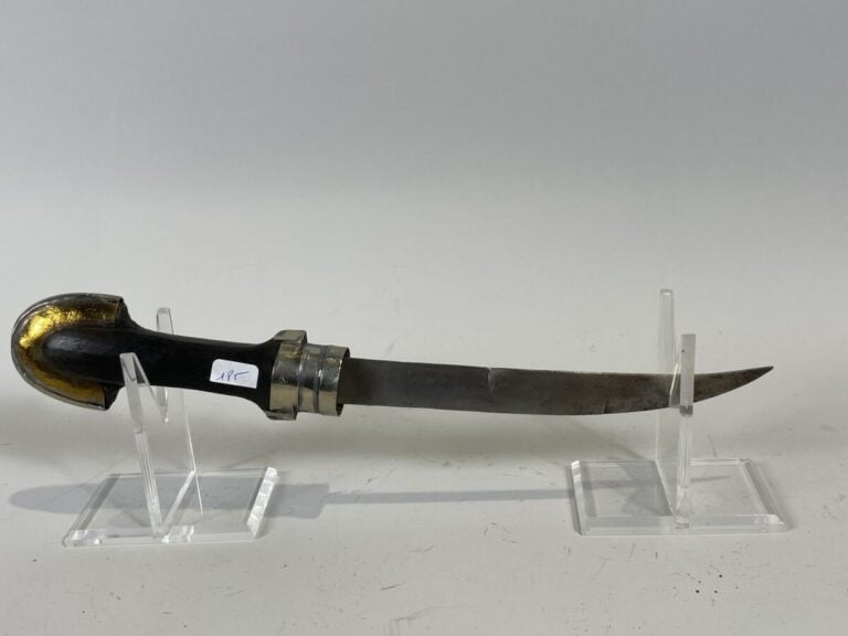 Koummiya à manche en corne, fourreau en cuivre et acier - Longueur : 42 cm