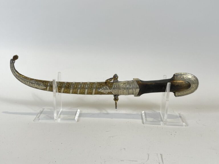 Koummiya à manche en corne, fourreau en cuivre et acier - Longueur : 42 cm