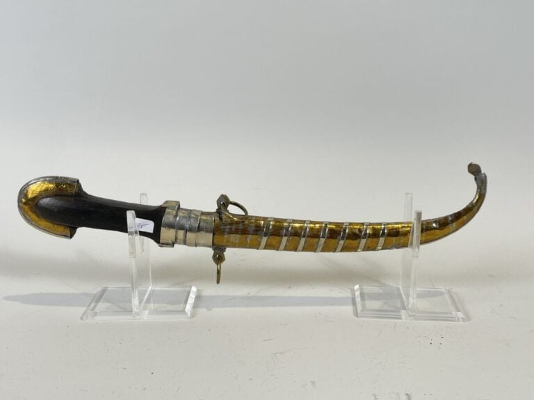 Koummiya à manche en corne, fourreau en cuivre et acier - Longueur : 42 cm