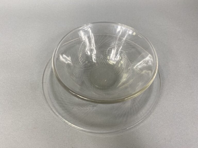 LALIQUE France - Coupe et présentoir en verre gravé d'épis de blé - Signatures…