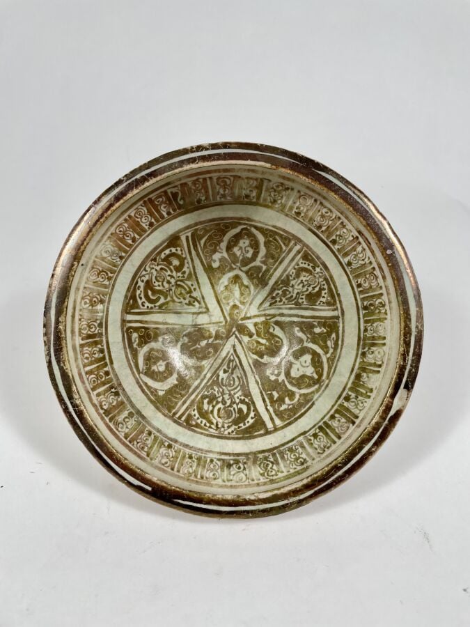 Lustre - Pate siliceuse à décor en lustre - Kashan, Iran, XII-XIIIe - Diamètre…