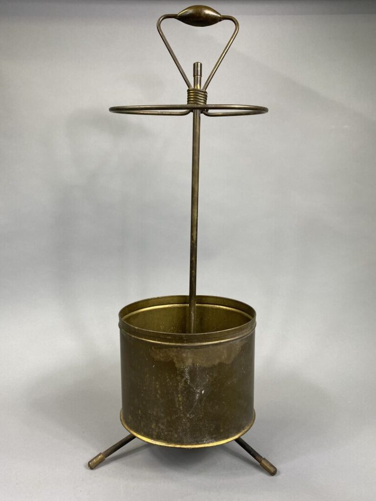 Mathieu MATEGOT (1910-2001), dans le goût de - Porte-parapluies en métal doré p…