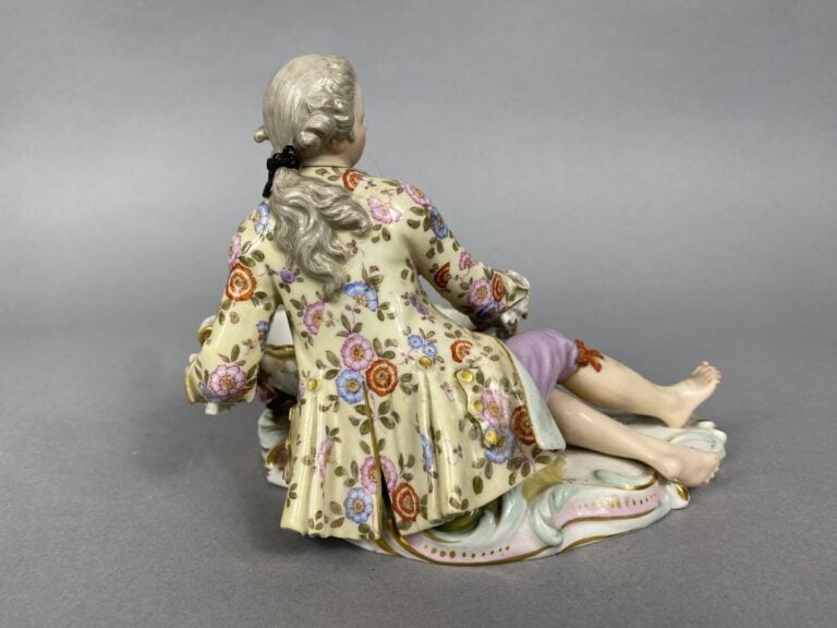 MEISSEN - Paire de salières en porcelaine émaillée polychrome formant pendant f…