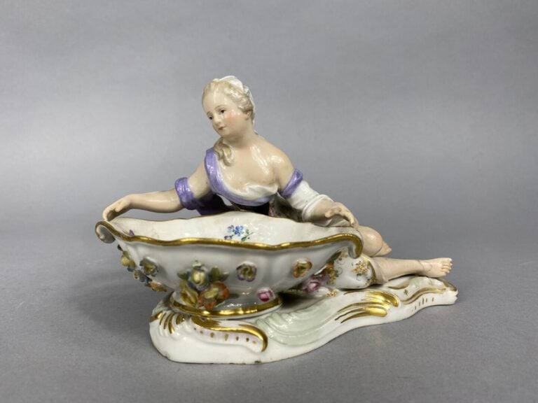 MEISSEN - Paire de salières en porcelaine émaillée polychrome formant pendant f…