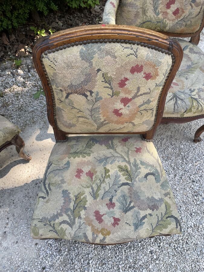 Mobilier de salon tapisserie aux points en bois naturel comprenant une paire de…