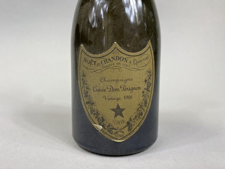 MOËT et CHANDON - Champagne cuvée Dom Pérignon, une Bouteille, 1988 - (étiquett…