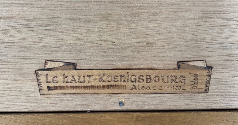 P. CASPAL ? - Panneau marqueté représentant le Haut Koenigsbourg - Signature en…