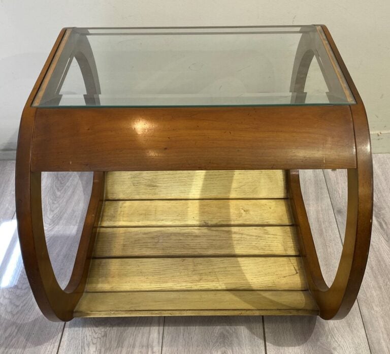 Petite table basse de forme ovale en bois et plateau vitré - 46 x 50 x 57 cm