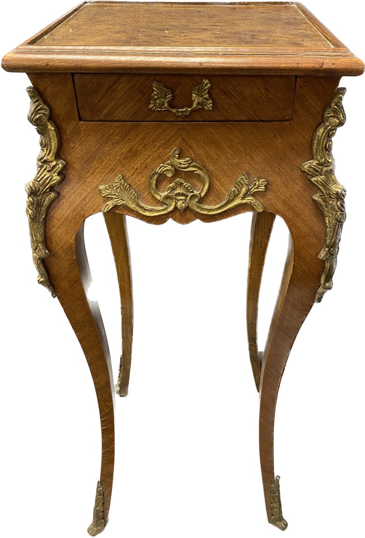 Petite table de salon en bois de placage ouvrant à un tiroir en ceinture, le pl…