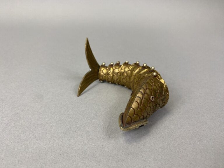 Poisson articulé en métal doré - Long : 14 cm