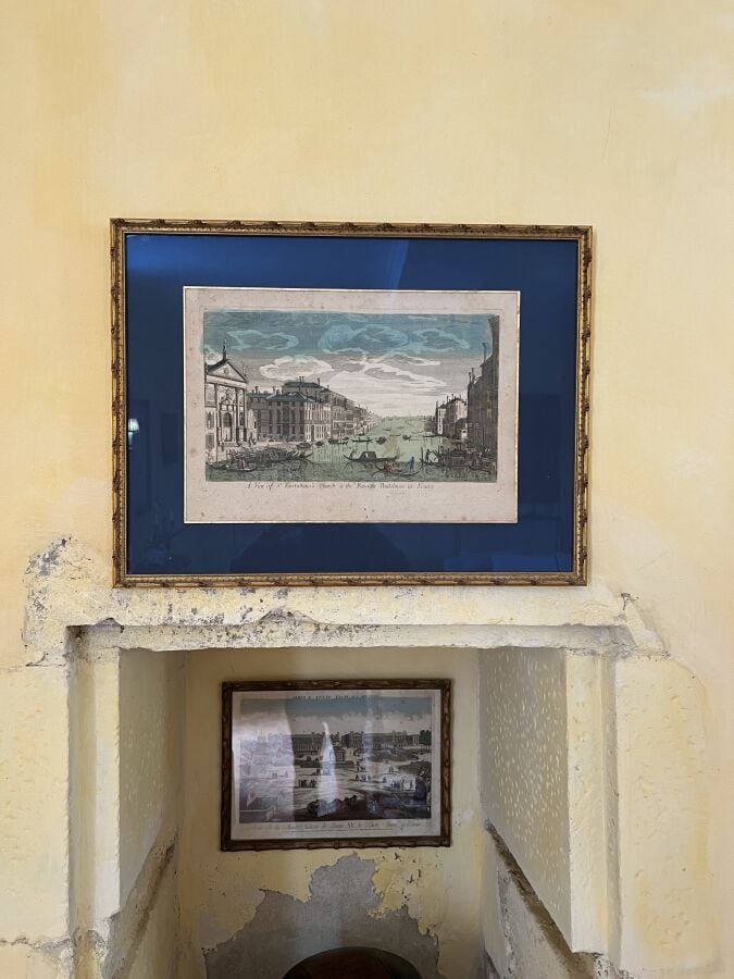 Quatre gravures couleurs vues d'optique représentant : - - Vue perspective de l…