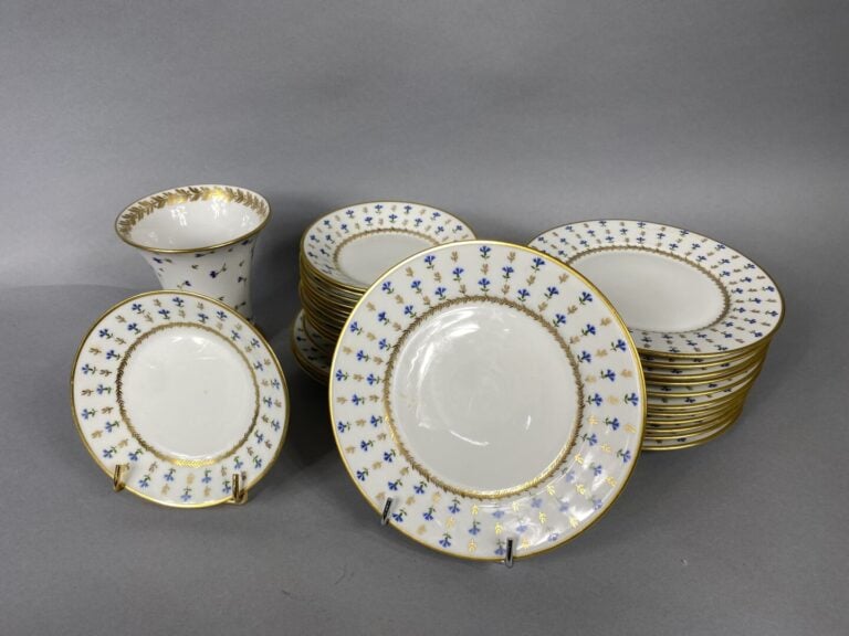 RAYNAUD à Limoges - Service à thé/café en porcelaine à décor de barbeaux et fil…