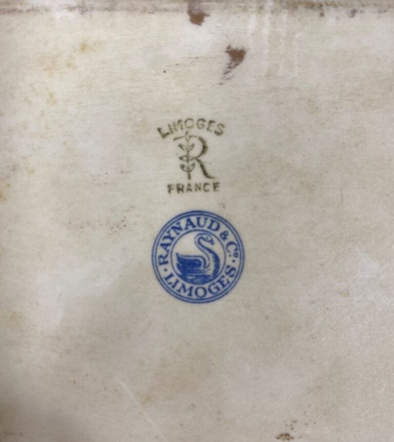 RAYNAUD à Limoges - Service à thé/café en porcelaine à décor de barbeaux et fil…