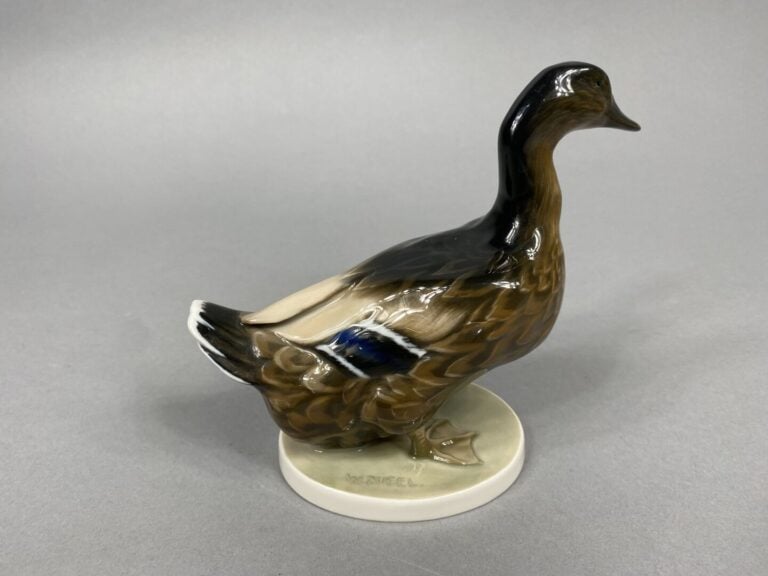 ROSENTHAL - Deux sujets en porcelaine émaillée polychrome figurant un canard et…