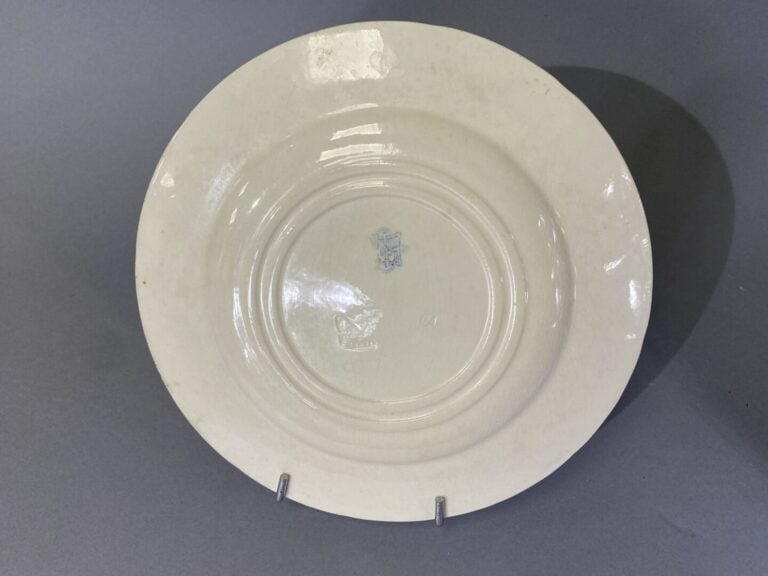 ROUEN, GIEN, SARREGUEMINES, etc - Lot d'assiettes en faïence à décor imprimé di…