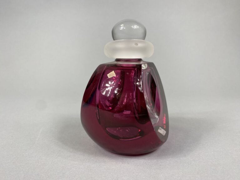 Serge MANSAU pour les cristalleries de SAINT-LOUIS - Flacon à parfum en cristal…