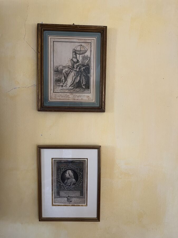 Série de quatre gravures en noir représentant trois portraits dont Louis XIV d'…