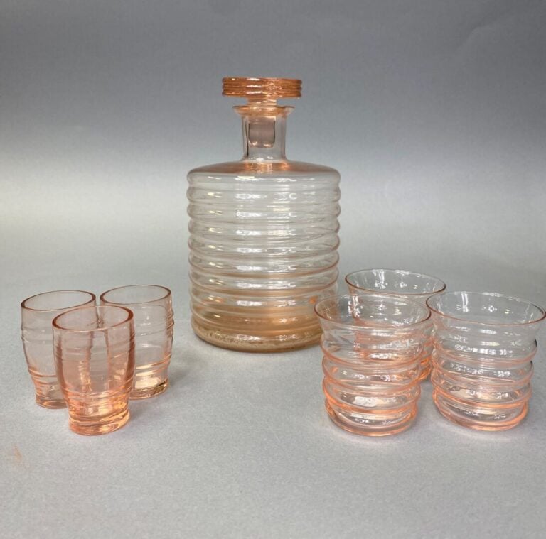 Service de verres en verre fumé comprenant une carafe, un pichet, 5 verres à ea…