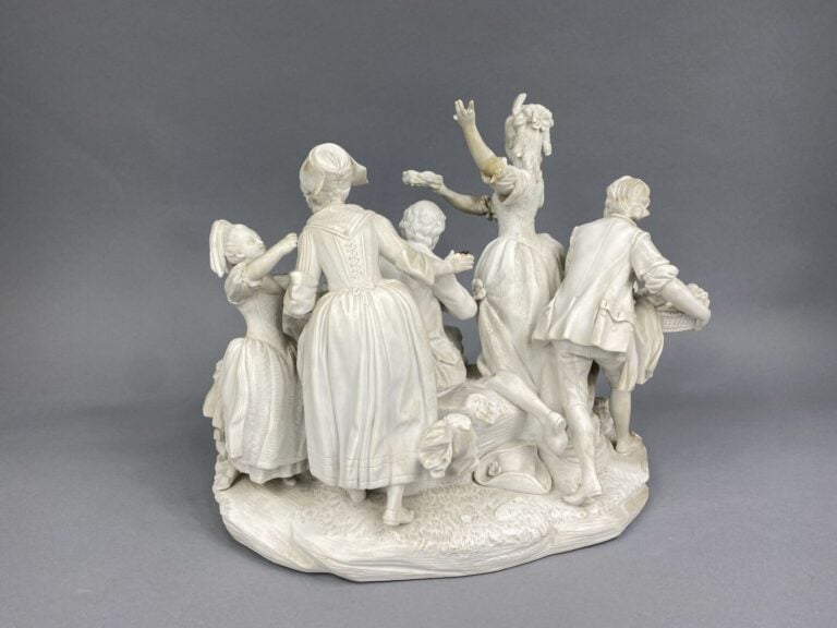 Sèvres - Groupe en biscuit représentant " Le bon Vieillard" d'après un modèle d…