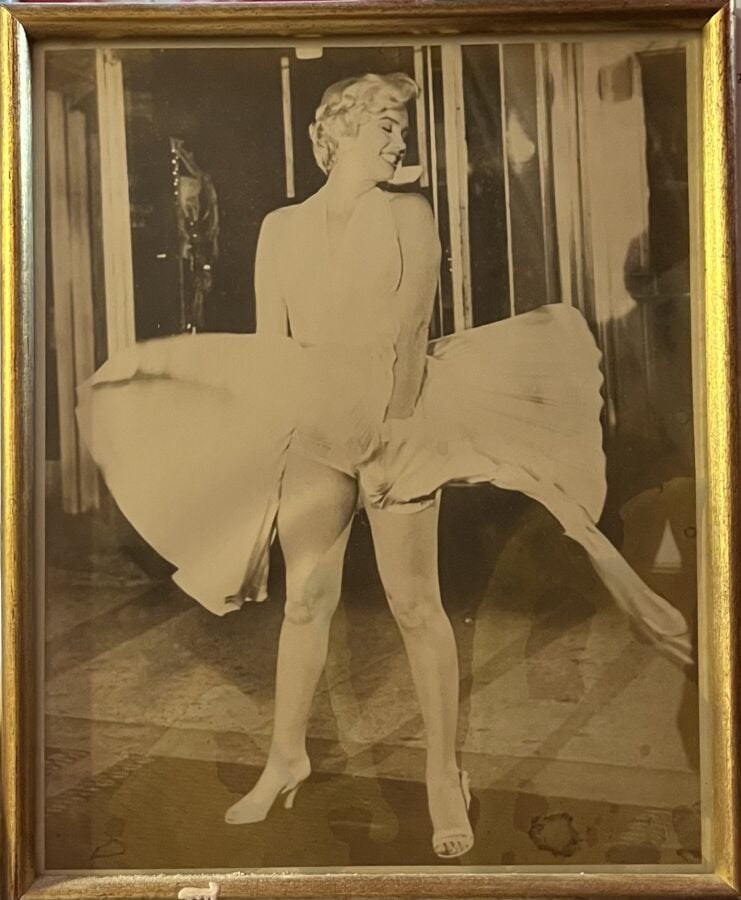 Suite de 17 tirages photographiques en noir et blanc (portraits Gabin, Piaf...)…