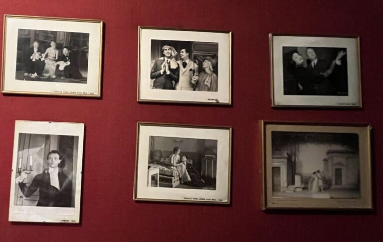 Suite de douze tirages photographiques en noir et blanc