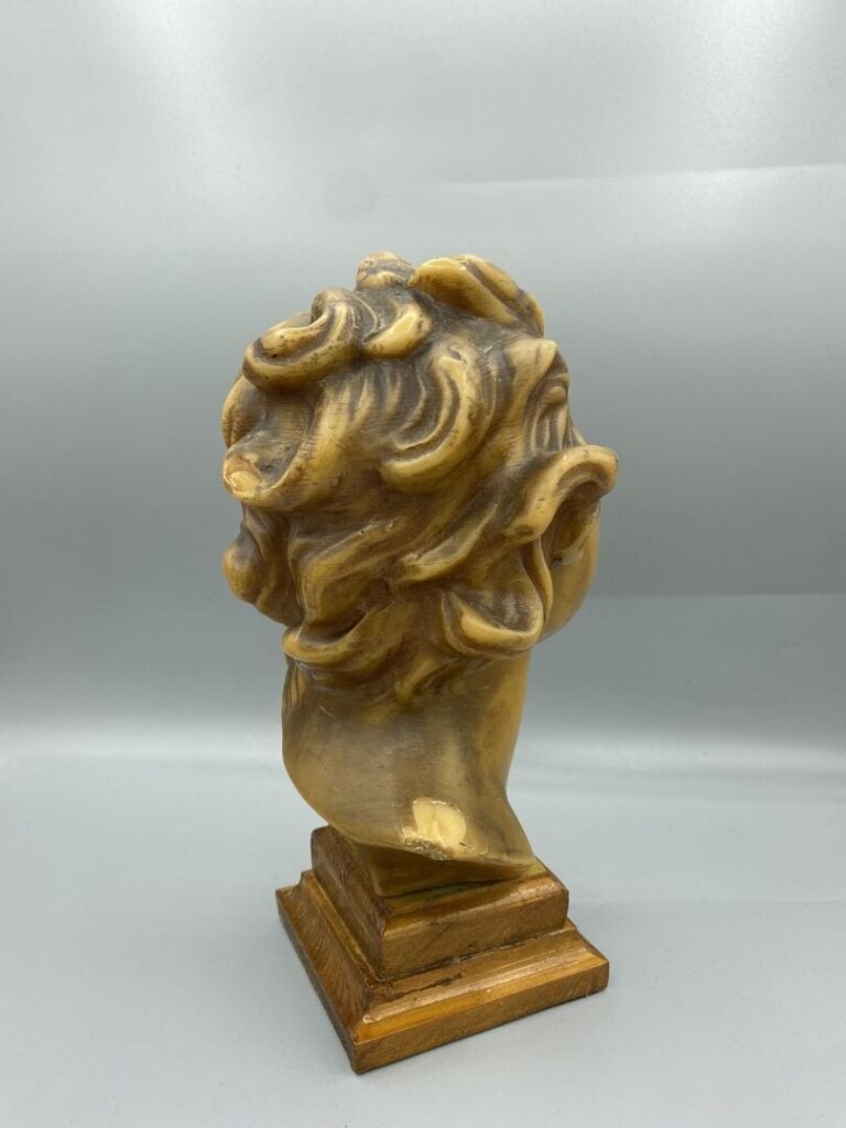 Tête en cire - H : 29 cm