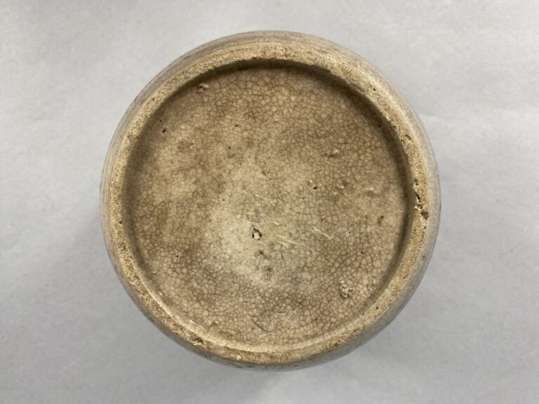 Vietnam, XV-XVIe siècles - Pot à gingembre en grès à couverte beige craquelée e…