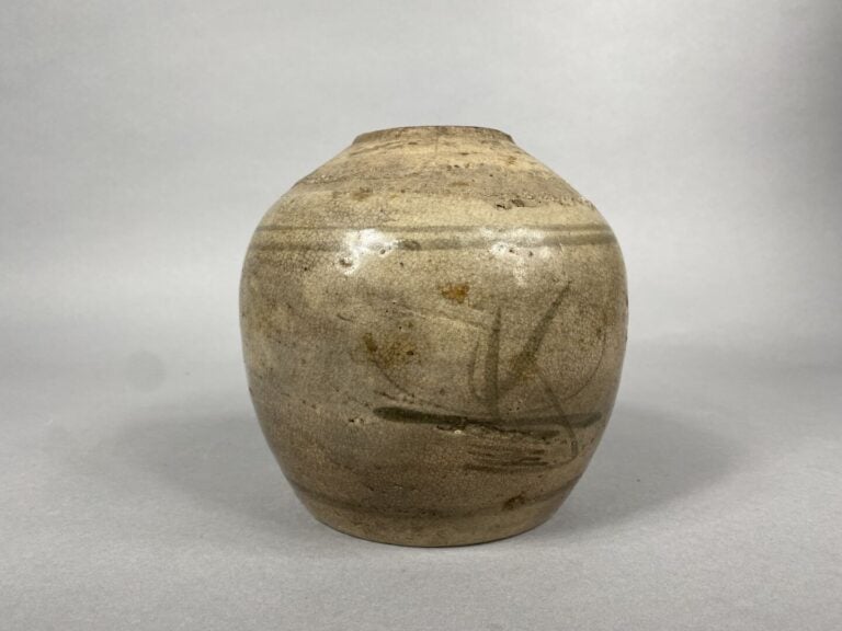 Vietnam, XV-XVIe siècles - Pot à gingembre en grès à couverte beige craquelée e…