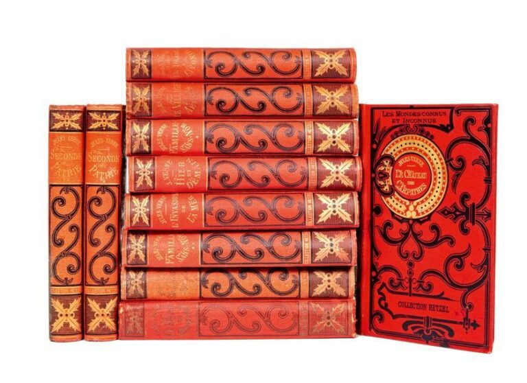 11 volumes Hetzel in-18 en cartonnages des «Voyages extraordinaires» de Jules Verne (époque 1900-1914