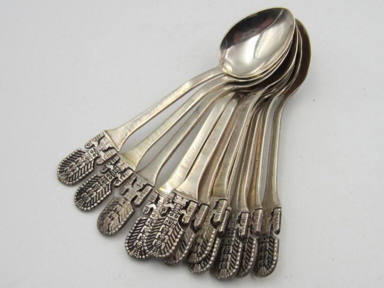 12 cuillères à moka en argent (925 ‰)
