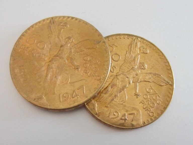 2 pièces de 50 pesos en or