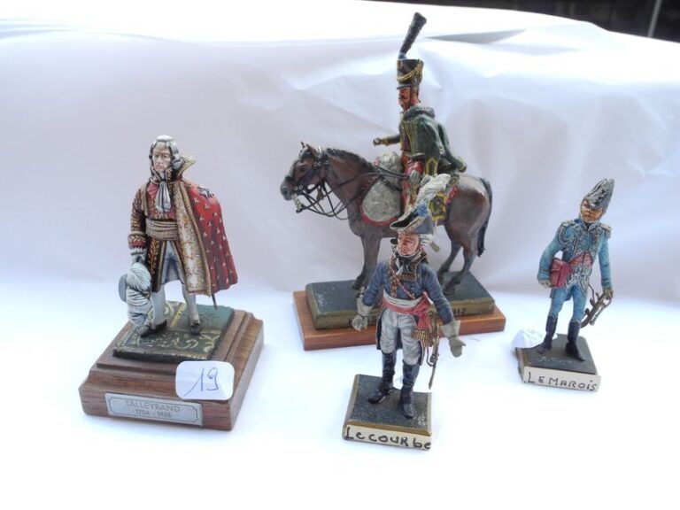 3 figurines Arturo dont 1 cavalier + Talleyrand de