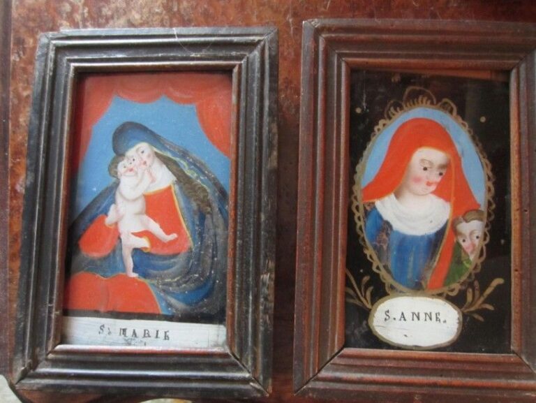3 Fixés sous verre religieux: Sainte Anne et Sainte Marie