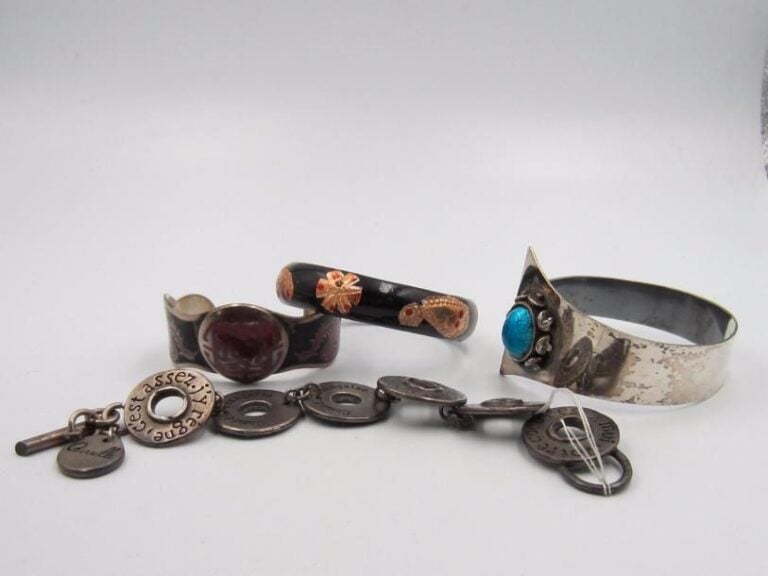 4 bracelets fantaisie