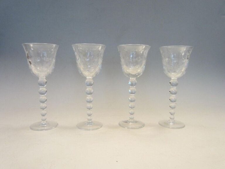 4 Verres à pied modele bubble blan