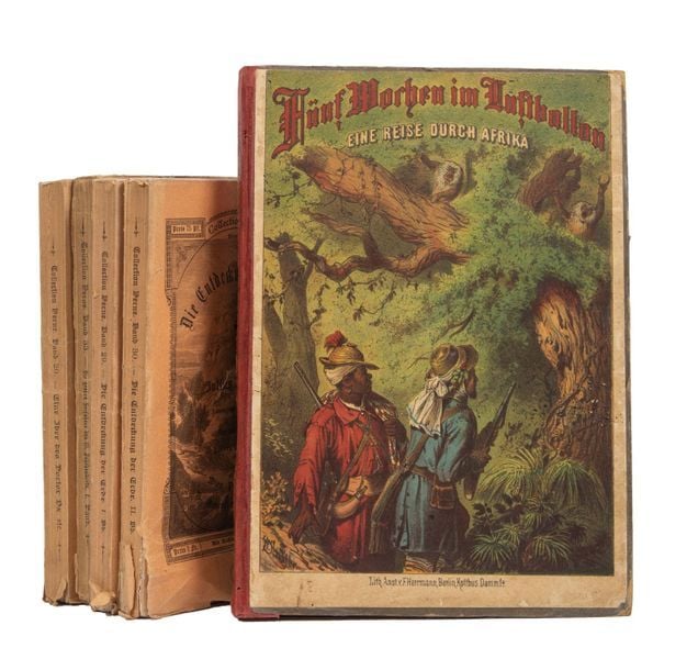 4 volumes brochés de la «Collection Verne